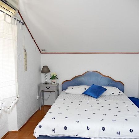 קוטור Mansarda Apartment מראה חיצוני תמונה