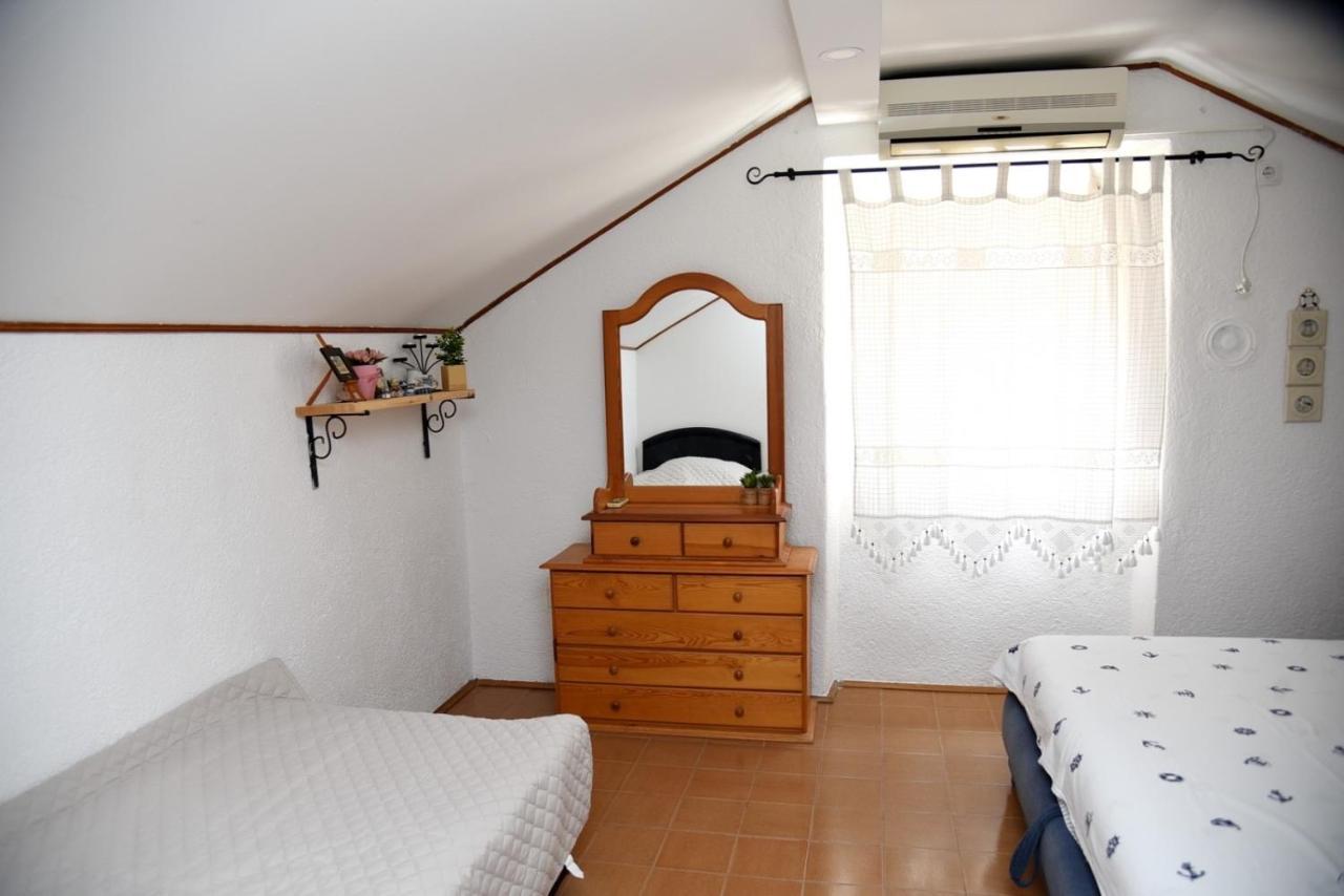קוטור Mansarda Apartment מראה חיצוני תמונה