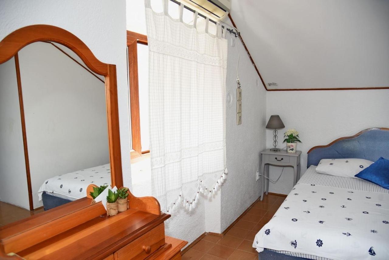קוטור Mansarda Apartment מראה חיצוני תמונה